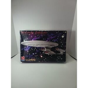 STAR TREK U.S.S. ENTERPRISE. Model #8793 1995 AMT/ERTL‎ Open Box.